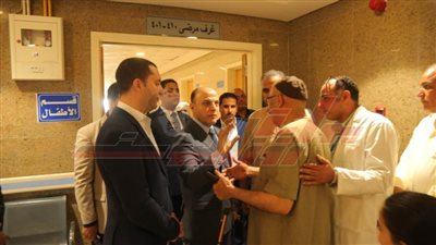 محافظ كفر الشيخ يلتقي عددًا من مواطني سيدي غازي