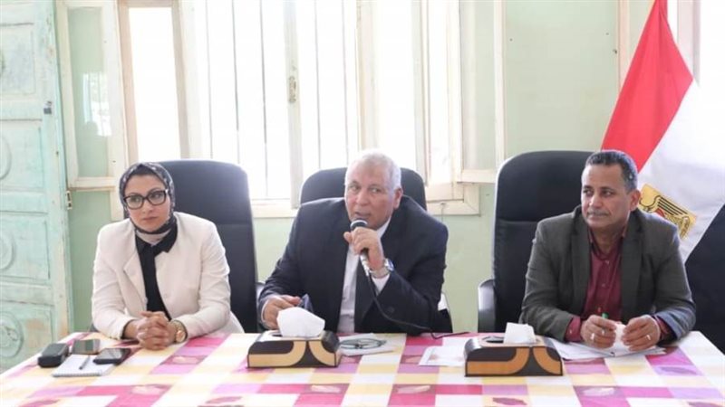 جانب من لقاء محافظ