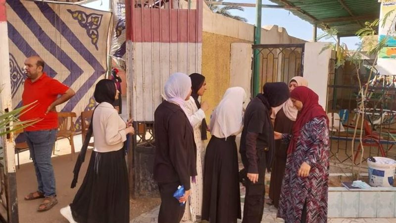 توافد الطلاب على