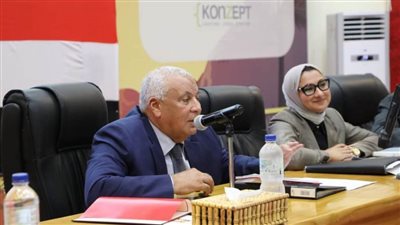 خطة لتغطية المصالح الحكومية والمدارس والمساجد بالطاقة الشمسية في الوادي الجديد