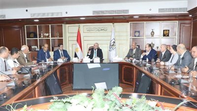 تنفيذى بني سويف يناقش معدلات تنفيذ مشروعات الخطة الاستثمارية المحلية