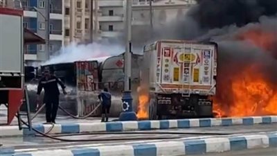 اندلاع حريق بسيارة نقل بسبب ماس كهربائي بسوهاج