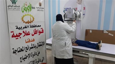 بالصور.. فحص وعلاج 274 حالة  أكثر احتياجًا فى قافلة طبية بالغربية