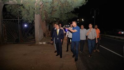 محافظ أسيوط يتفقد أعمال تقليم الأشجار ورفع المخلفات والإشغالات وتخطيط الشوارع بحي غرب