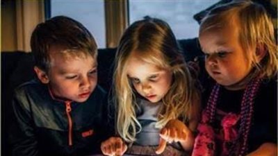 تأثير السوشيال ميديا على الأطفال ومخاطرها 