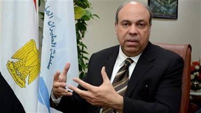 وزير الطيران يوجه بالعمل على تطوير شبكة المطارات