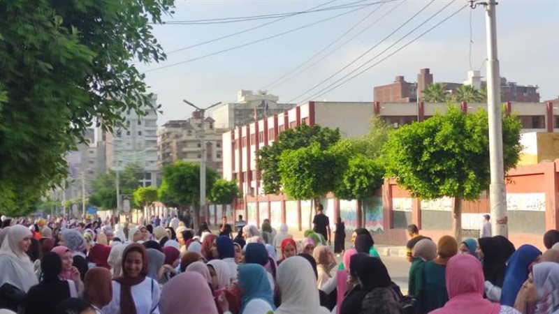 خروج الطالبات من