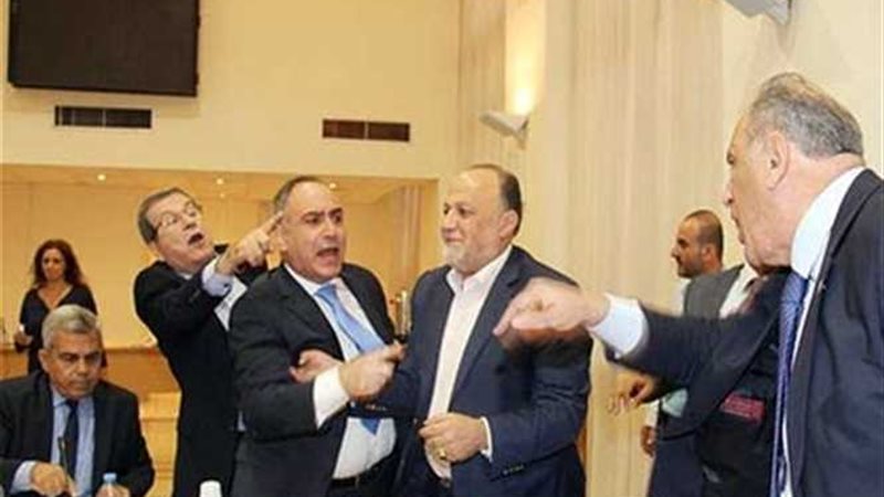 هرج ومرج في جلسة