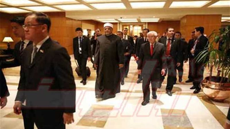 بالصور .. شومان ورئيس