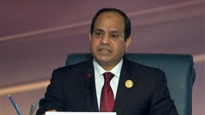 السيسى: مصر تفخر بأنها دولة عربية وإفريقية وتعتز بجذورها