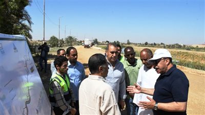 محافظ أسوان يتفقد مشروع رفع كفاءة الطريق الدائري بلانة ـ كلابشة بنصر النوبة