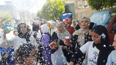 بتكسير القلل والألعاب النارية.. احتفالات طلاب الثانوية العامة بالشرقية بانتهاء الامتحانات
