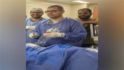 فريق طبي بجامعة سوهاج ينجح في توصيل عظيمات الأذن الوسطى لمريض