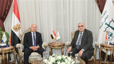 وزير النقل يزور رئيس مجلس الدولة لتهنئته