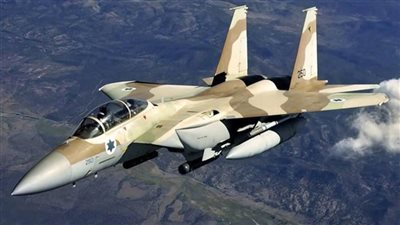 انطلقت من قاعدة النقب.. 12 مقاتلة إسرائيلية استهدفت ميناء الحديدة اليمني