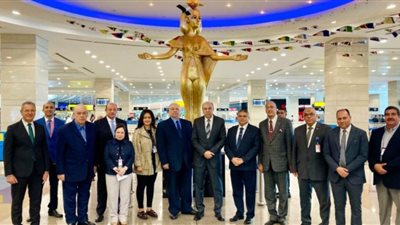 وزير الطيران المدني يتابع انتظام تشغيل الرحلات الجوية 