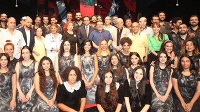 وزير الثقافة يشهد مشروع تخرج 