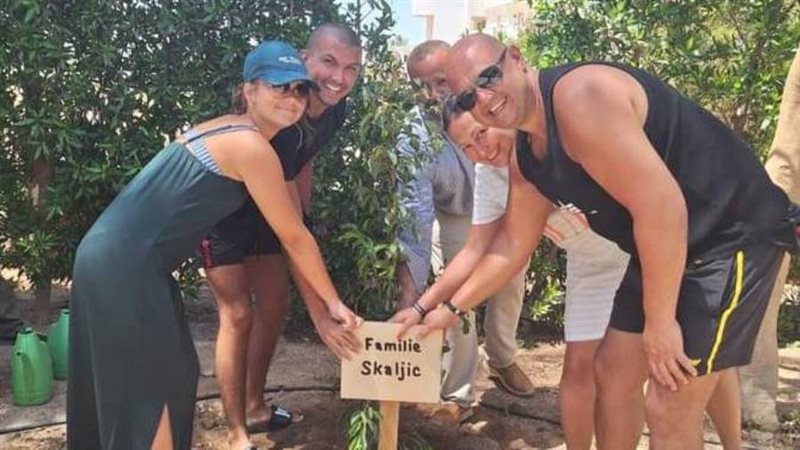 اثناء زرع الشجر