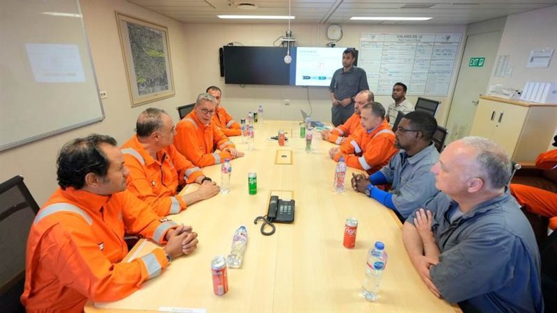 وزير البترول خلال