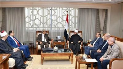 وزير الأوقاف يبحث مع وفد هيئة الأوقاف القبطية سبل التعاون المشترك