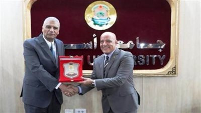 محافظ أسوان يشهد تكريم رئيس الجامعة.. ويؤكد على مزيد من التعاون بين المحافظة والجامعة لدعم مسيرة التنمية