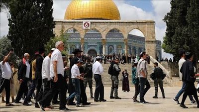 إغلاقات في شوارع القدس و184 مستوطنًا يقتحمون الأقصى 