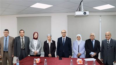 رئيس جامعة أسيوط يرأس  لجنة اختيار عميد كلية الصيدلة