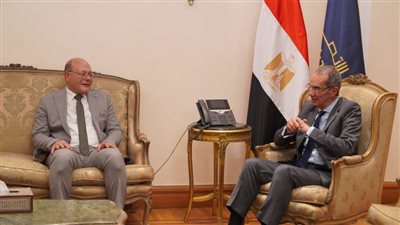 توفير أجهزة حاسب آلي لمبنى الاختبارات الإلكترونية بجامعة سوهاج