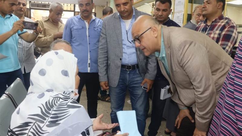 محافظ القليوبية يستمع