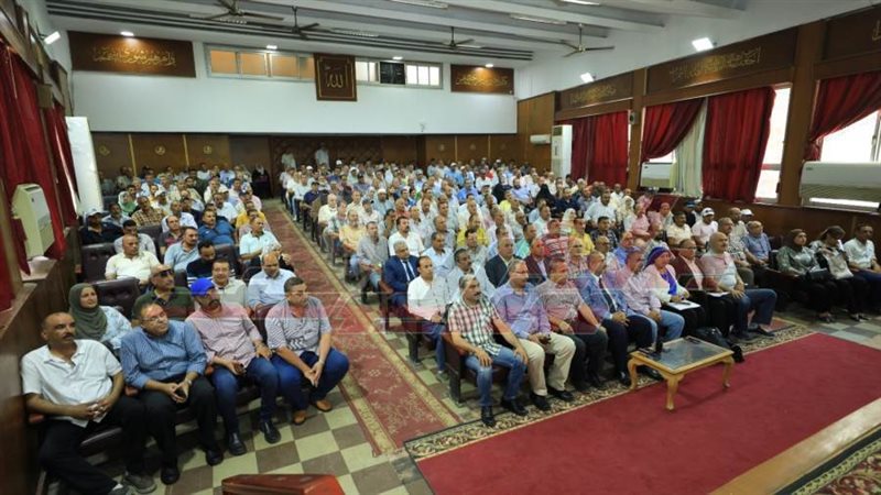 خلال المؤتمر