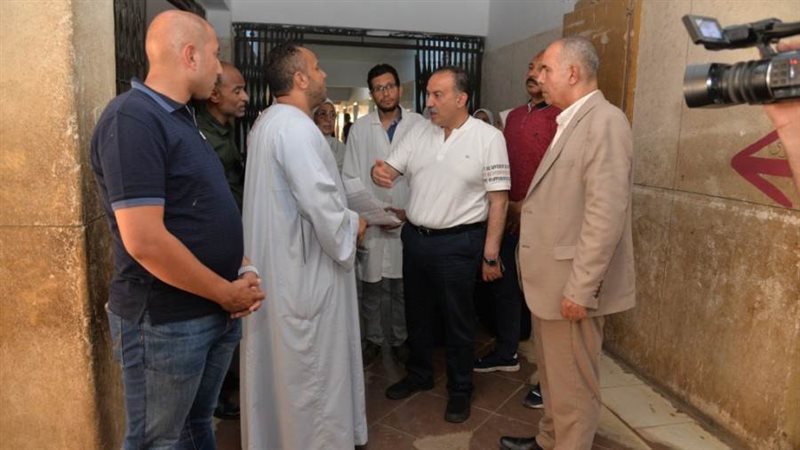 محافظ أسيوط يتفقد