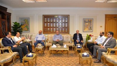 محافظ أسيوط يستقبل رئيس شركة «أنوبك» لتصنيع البترول