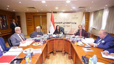 دكتورة مايا مرسي تترأس أول اجتماع لمجلس إدارة بنك ناصر الاجتماعي