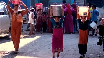 محافظ بني سويف يستجيب لأهالي شارع عمر عبد العزيز بسبب انقطاع المياه (صور)