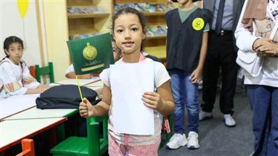 جناح الأزهر يرسم البسمة على وجه الطفلة «حور» في معرض الإسكندرية للكتاب