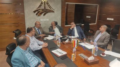 محافظ القليوبية يبحث الكثافات المرورية بالأنفاق ورفع كفاءة الطرق