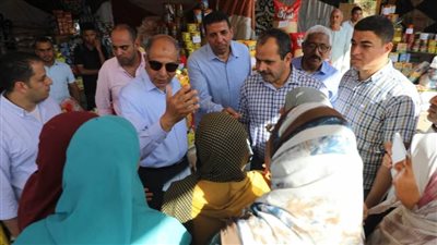 محافظ المنيا يقود حملة تموينية مكبرة علي المخابز البلدية بسمالوط ويحرر 173 مخالفة تموينية