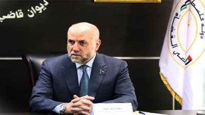 مستشار الرئيس الفلسطيني: رسالة أبو مازن لترامب جاءت للتأكيد أن حل النزاعات يتم سلميا