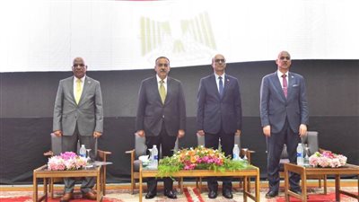 محافظ أسيوط يشهد فعاليات ملتقى جامعة أسيوط الأول لطلاب الثانوية العامة وما يعادلها