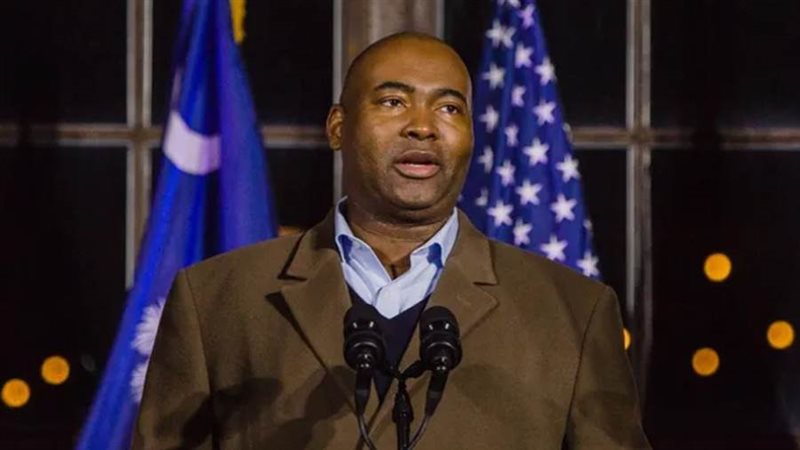 رئيس اللجنة الوطنية