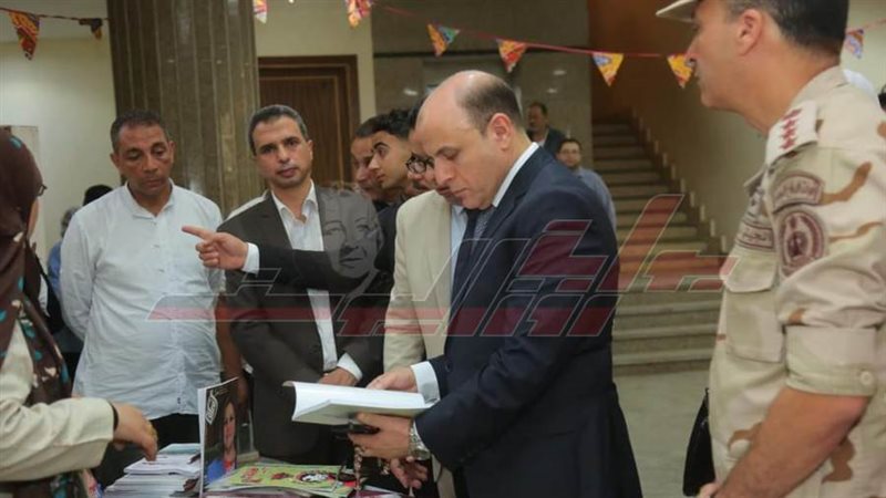 معرض الفن التشكيلي