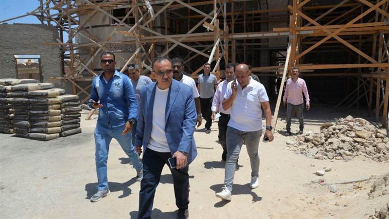 جانب من جولة المحافظ