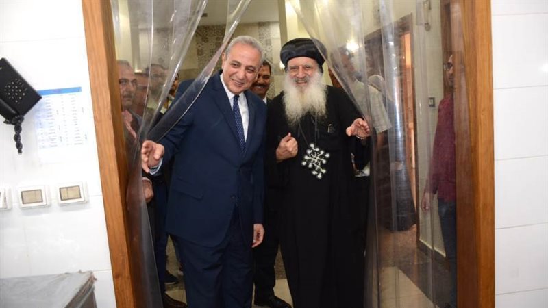 جانب من زيارة محافظ