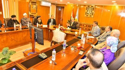 محافظ أسيوط يلتقى مجلس أمناء بيت العائلة المصرية بالمحافظة 