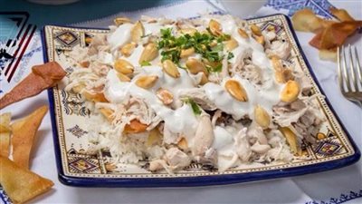 أكلة هنية.. طريقة تحضير فتة الدجاج بالزبادي والحلو سابليه بالمربى 