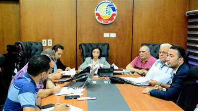 محافظ البحيرة تعقد اجتماعا مع الأجهزة المعنية لتحديد تعريفة الركوب