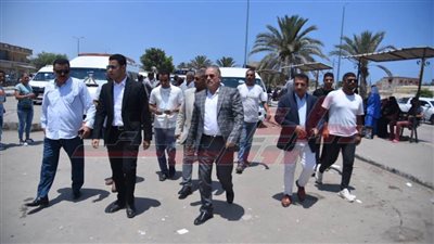 جولة ميدانية لنائب المحافظ والسكرتير العام لمتابعة الالتزام بتعريفة الأجرة الجديدة بمطروح
