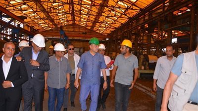  وزير قطاع الأعمال يتفقد 