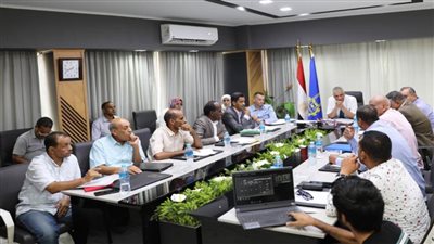 الدكتور إسماعيل كمال محافظ أسوان: تحديد الأولويات لمشروعات الخطة الاستثمارية 