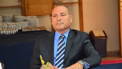 محافظ القاهرة: لجنة هندسية لفحص العقارين المحترقين بحى الموسكى